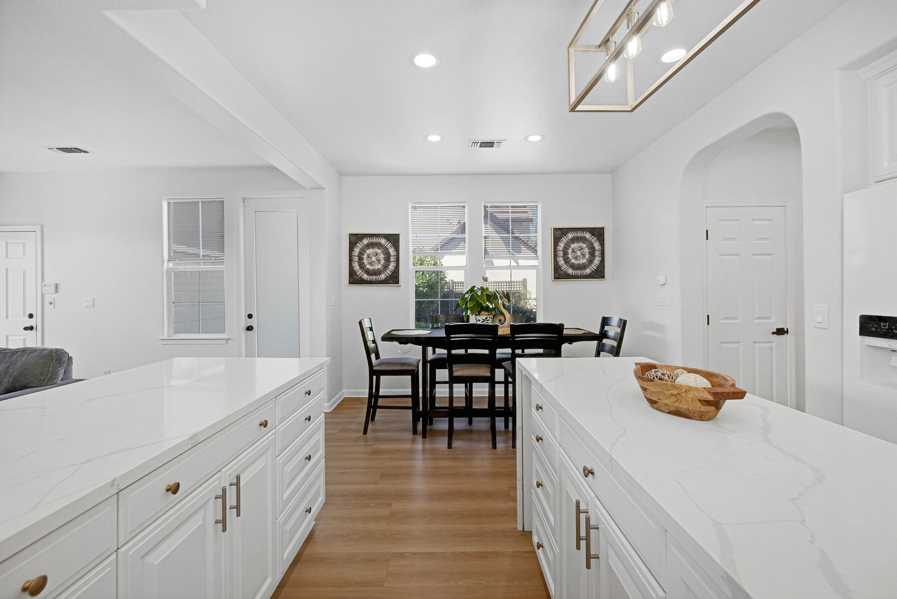 Kitchen island and dining connection