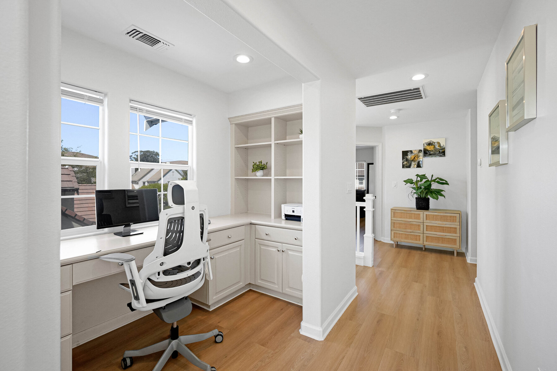 Built-in office nook